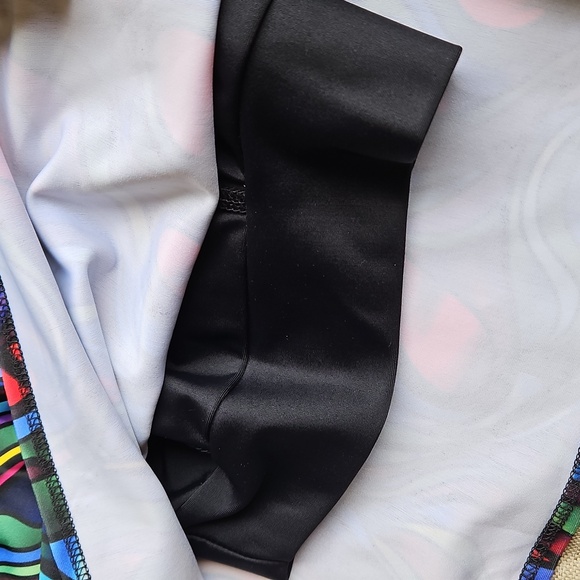 BOLDER ATHLETIC WEAR Skirt Skort Run, Tennis, Golf Geo Black Red Green NWOT- M - Picture 6 of 12